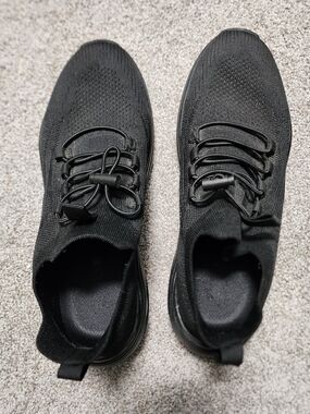 Women's Black Knit Slip-On Athletic Sneakers
